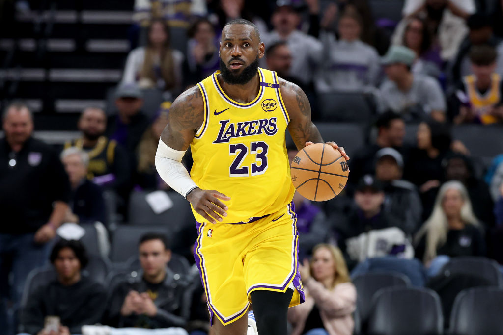 KING ME: Celebrating The 40th Birthday Of LeBron James With The Best #JamesGang Photos