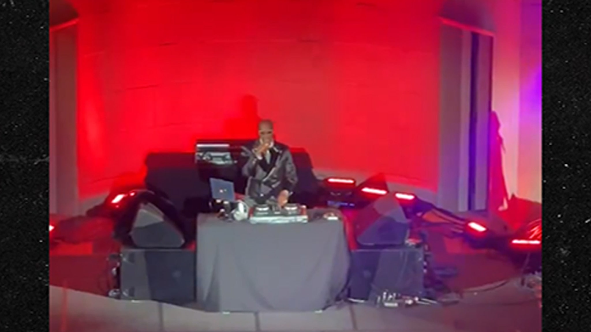 Snoop Dogg Performs at Crypto Ball For Trump's Inauguration to Lukewarm Crowd