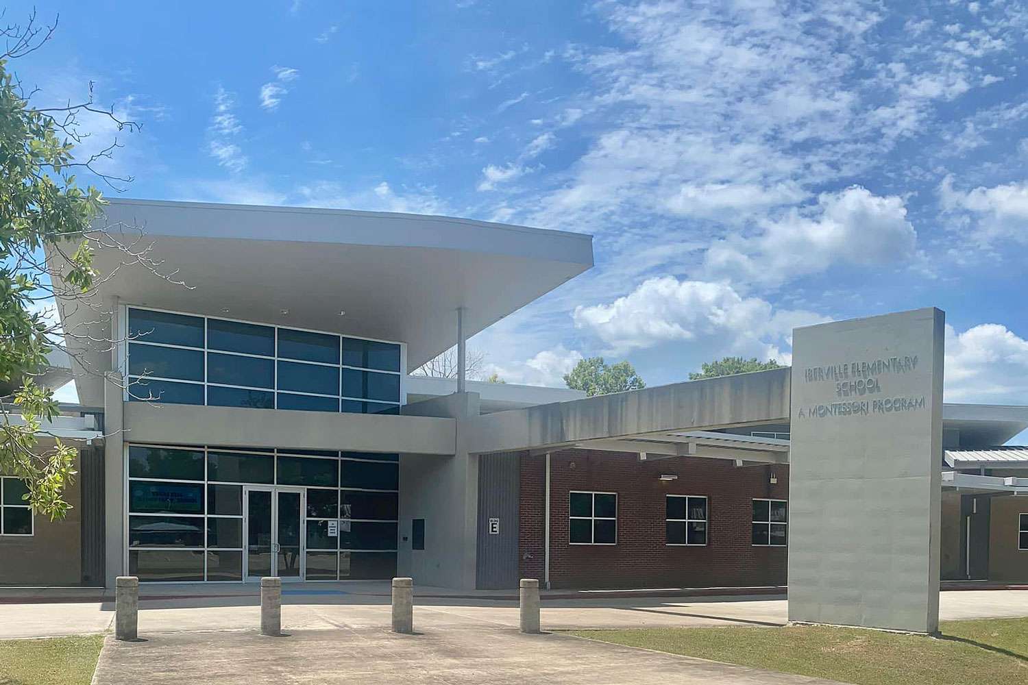 Woman Faces Felony Charge for Allegedly Punching Elementary School Principal