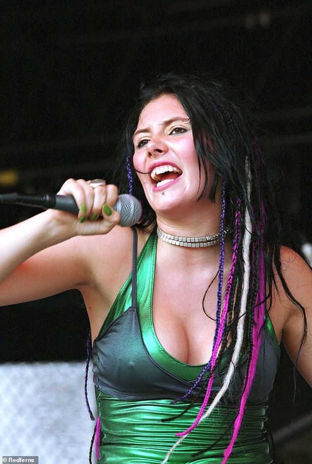 She was the deadlocked songstress who enjoyed massive chart success in the early noughties with her band Killing Heidi, but Ella Hooper cut a very different figure when she appeared alongside bandmate and brother Jesse on Today Extra this week