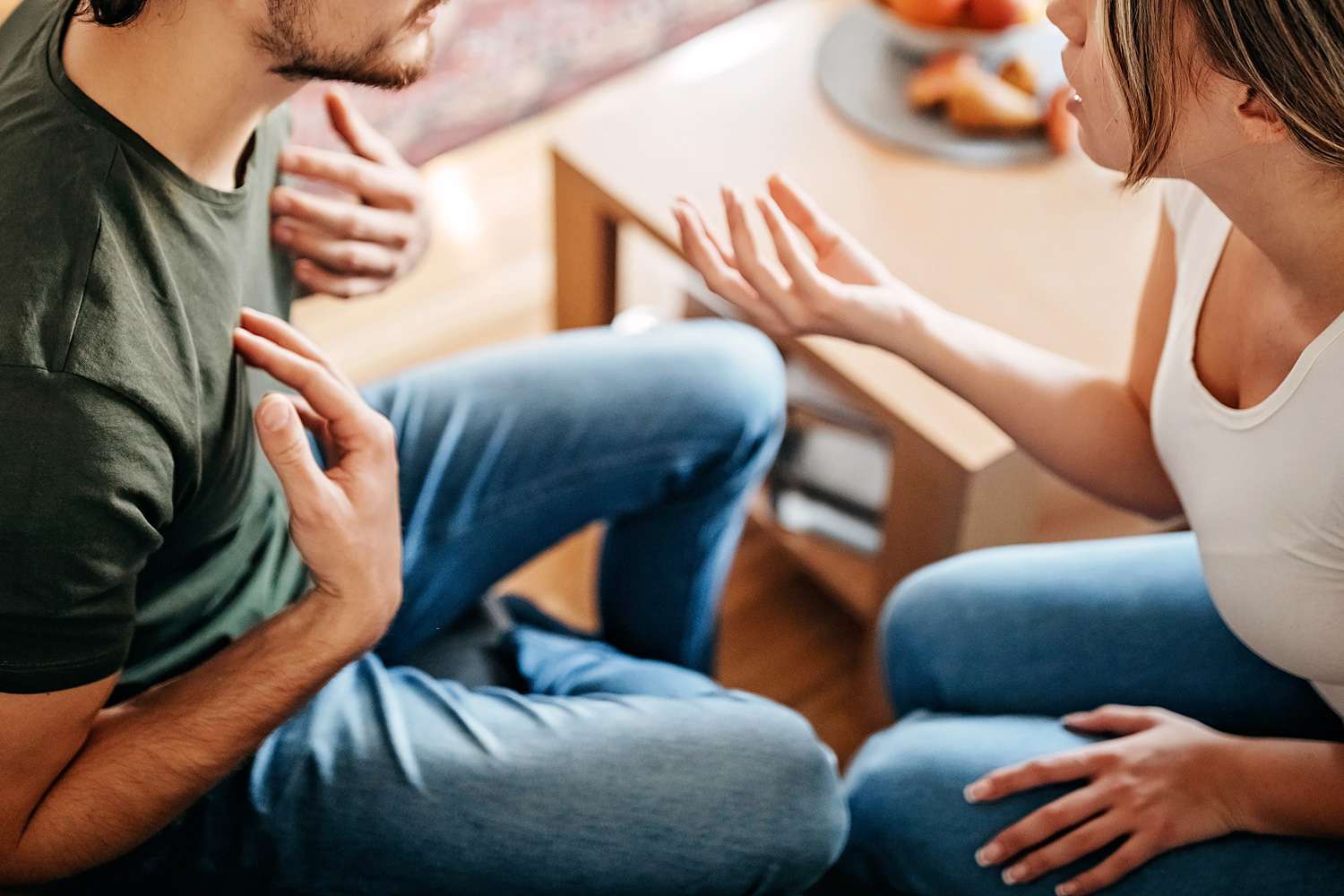 Man Kicks Out Sister Living with Him Rent-Free After She Violates His 1 House Rule