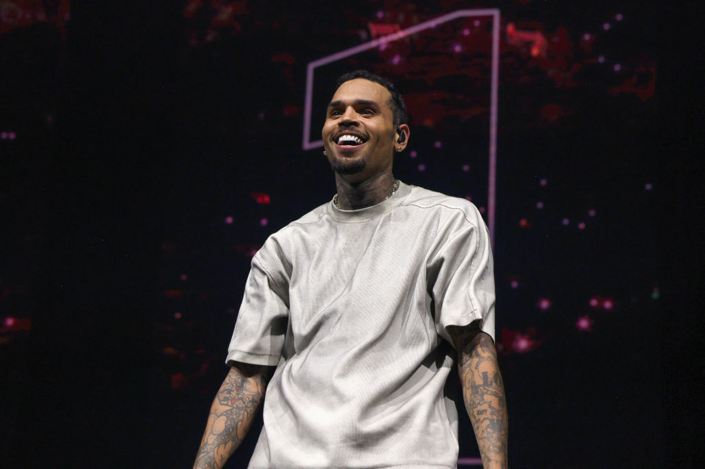 ‘No Booger Sugar Over Here’: Chris Brown Responds To Claims That Cocaine Fuels His Work Ethic