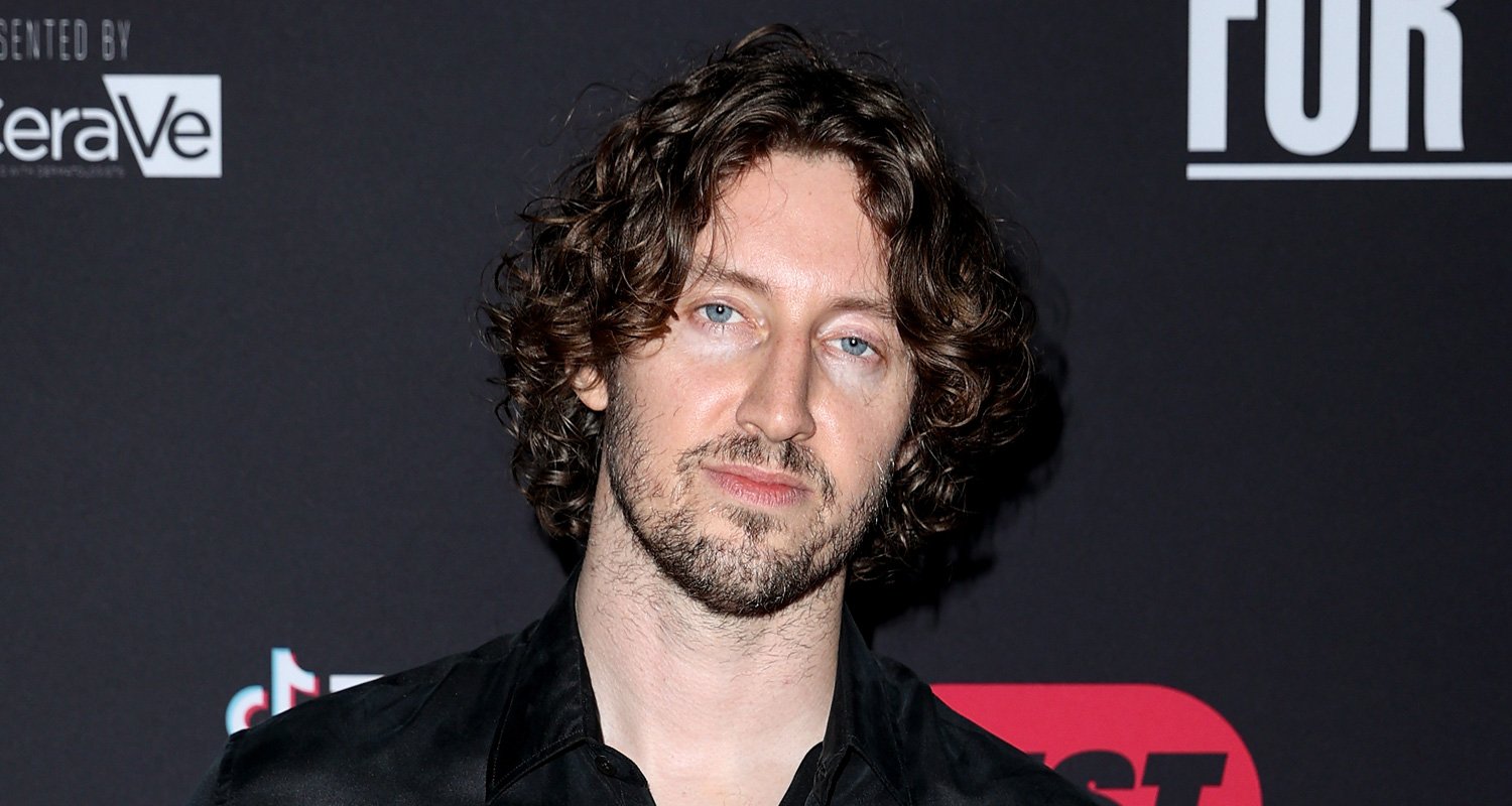 Dean Lewis Addresses Accusations of Inappropriate Behavior With Female Fans, Says He's Going to 'Intense Therapy'