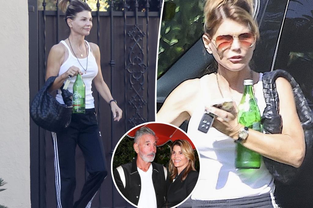 Lori Loughlin ditches wedding ring as she steps out for first time since Mossimo Giannulli split