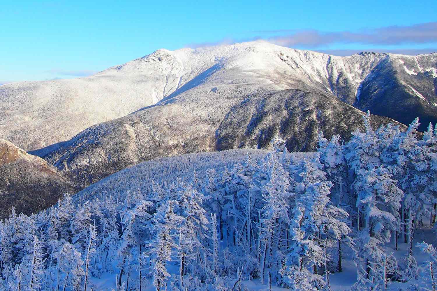 2 Hikers Rescued from New Hampshire Mountain