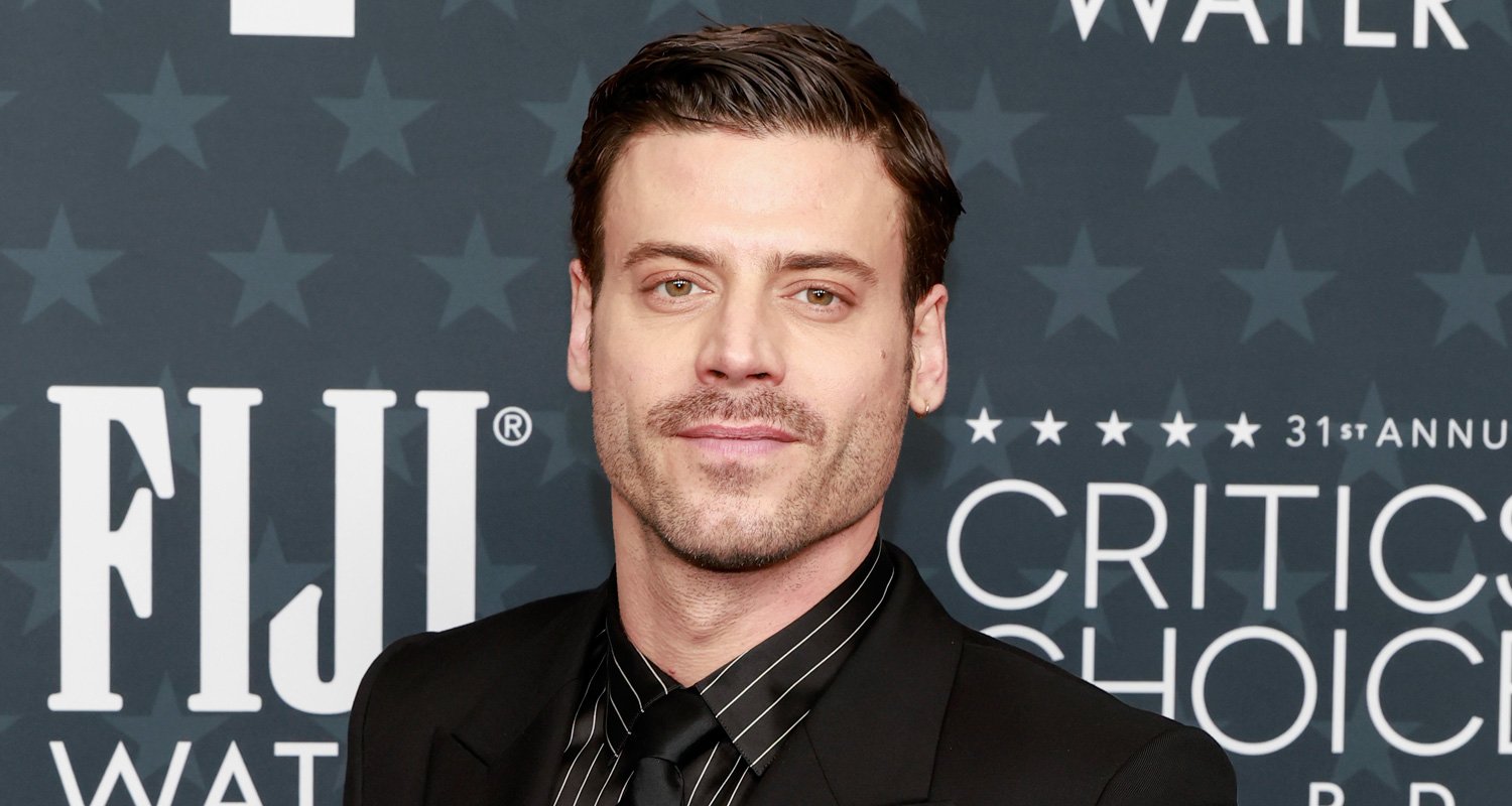 François Arnaud Reacts to Miley Cyrus Being 'So In' for 'Heated Rivalry' Song, Shares His Hopes For Skip In Season 2