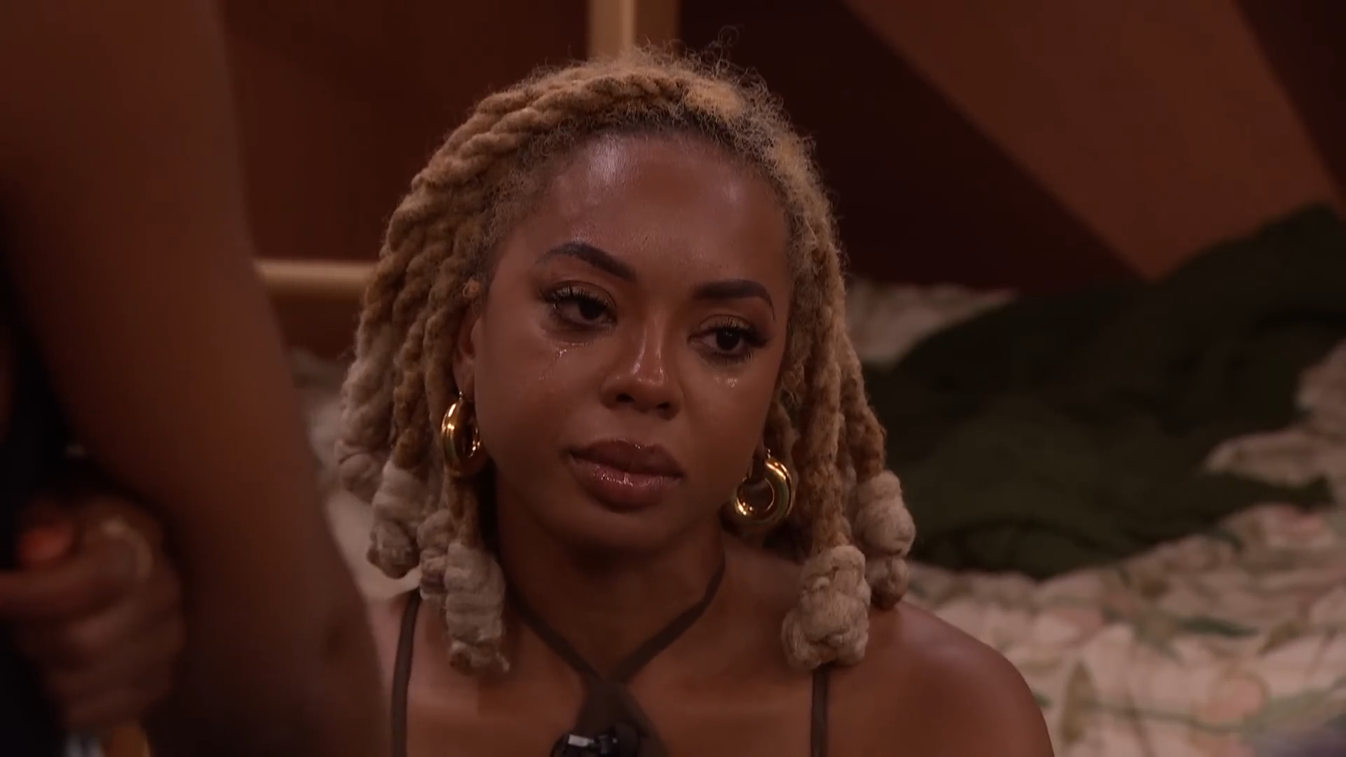 Mickey Lee tearful on 'Big Brother'