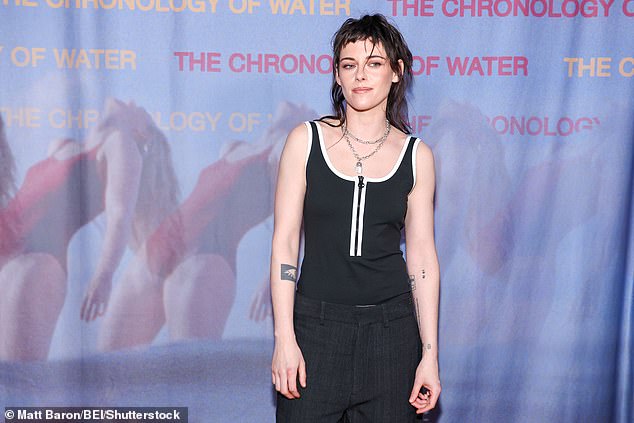 Kristen Stewarthas revealed she was told to hide her relationships with women and chose to come out because she didn't want to live a 'partial life'