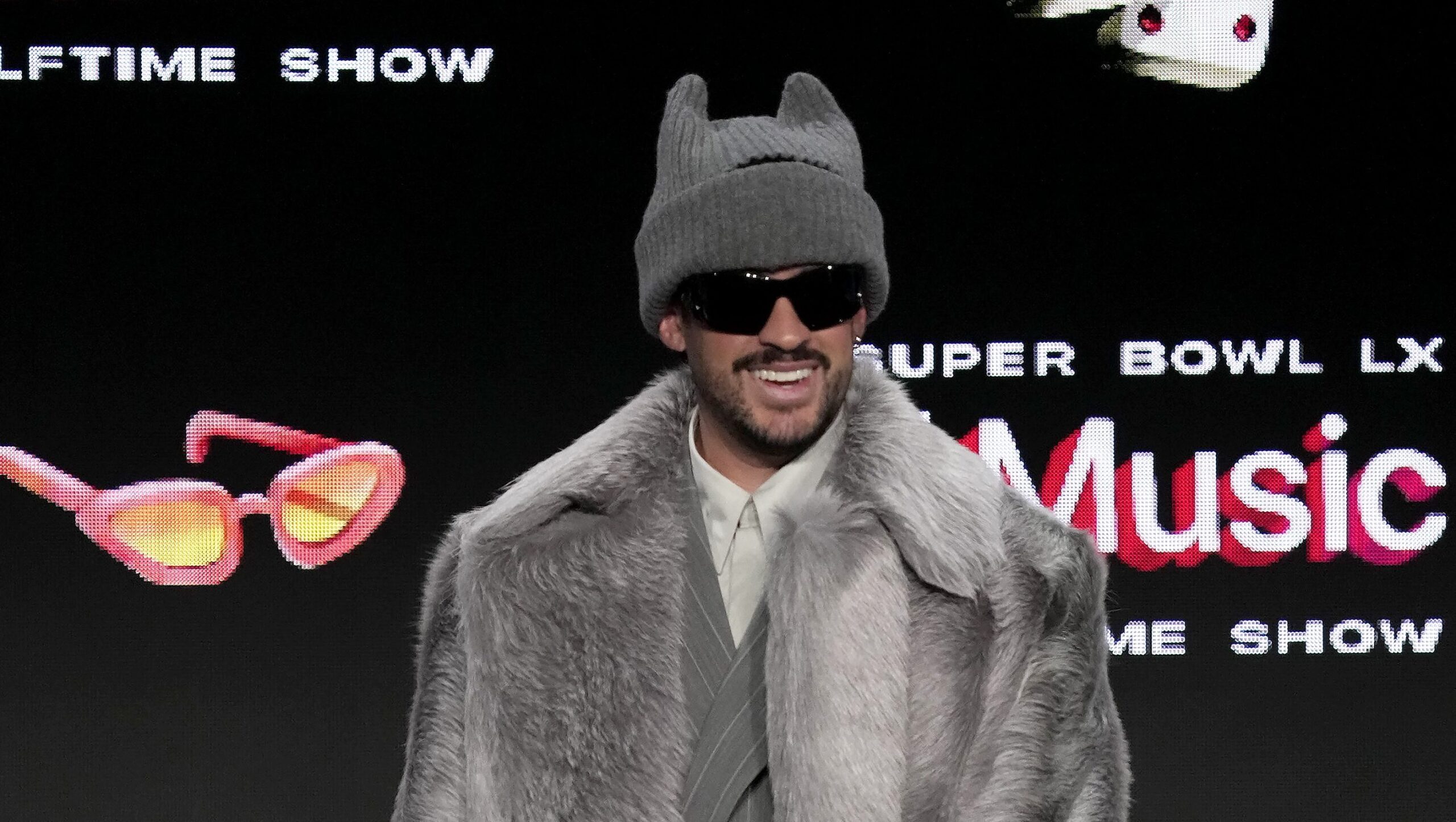 What Time Does the Super Bowl Halftime Show Start Tonight? – Hollywood Life