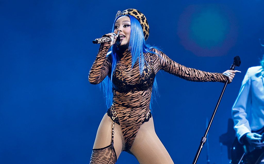 Doja Cat’s Dad Disputes ‘Deadbeat’ Claims, Says His Daughter Is ‘Brainwashed’ By Her Mother: ‘That White Woman Brainwashed My Baby’