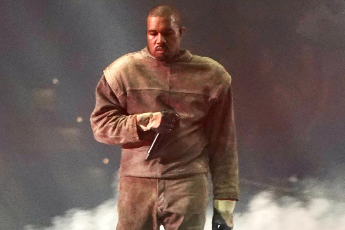 Kanye West's LA comeback show plagued with technical difficulties, rapper goes off on crew