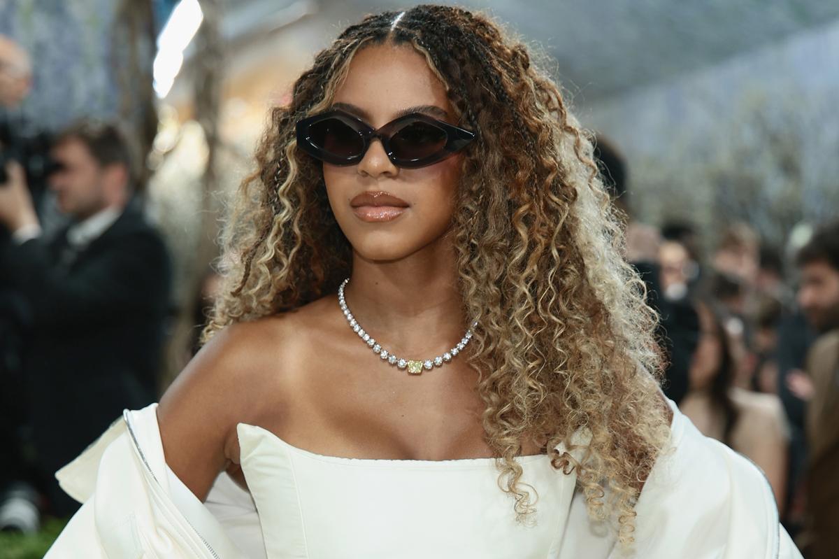 All the details on Blue Ivy's ‘one-of-a-kind’ yellow diamond Met Gala 2026 necklace