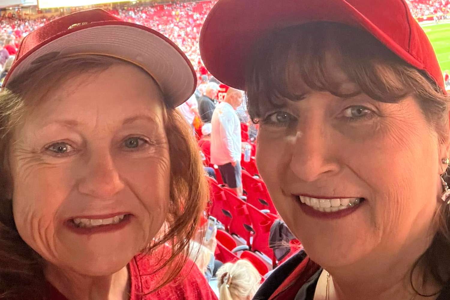 Man Covered in Blood Walked into Kan. Walgreens, Confessed to Killing His Mother and Aunt