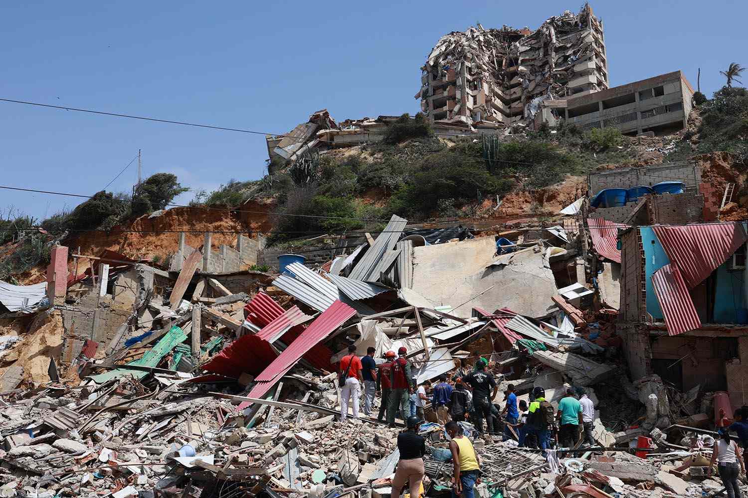 Aftermath of earthquake in La Guaira, VenezuelaCredit: Javier Campos/NurPhoto via Getty